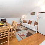 Cozy Stay Apartments