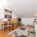 Cozy Stay Apartments